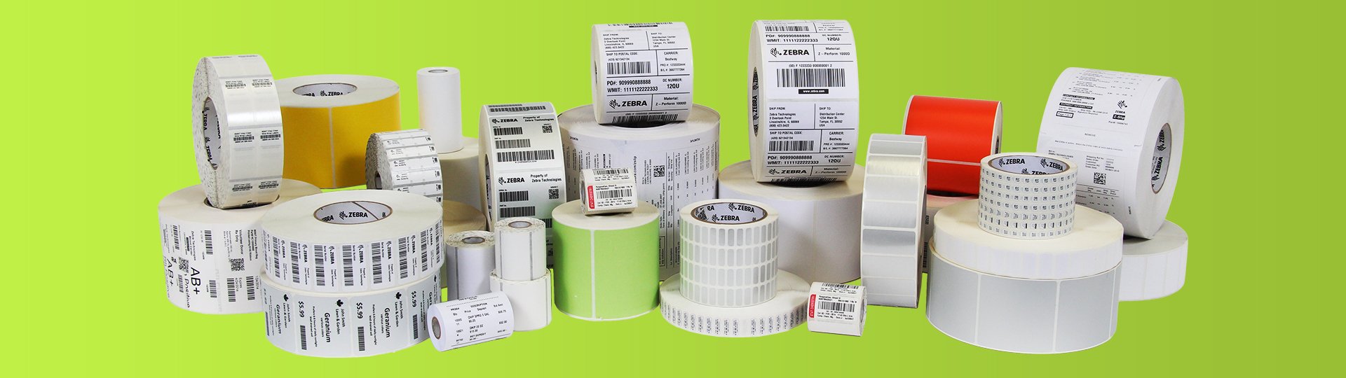 Bild på förbrukningsvaror från Zebra såsom pappersetiketter och färgband till etikettskrivare