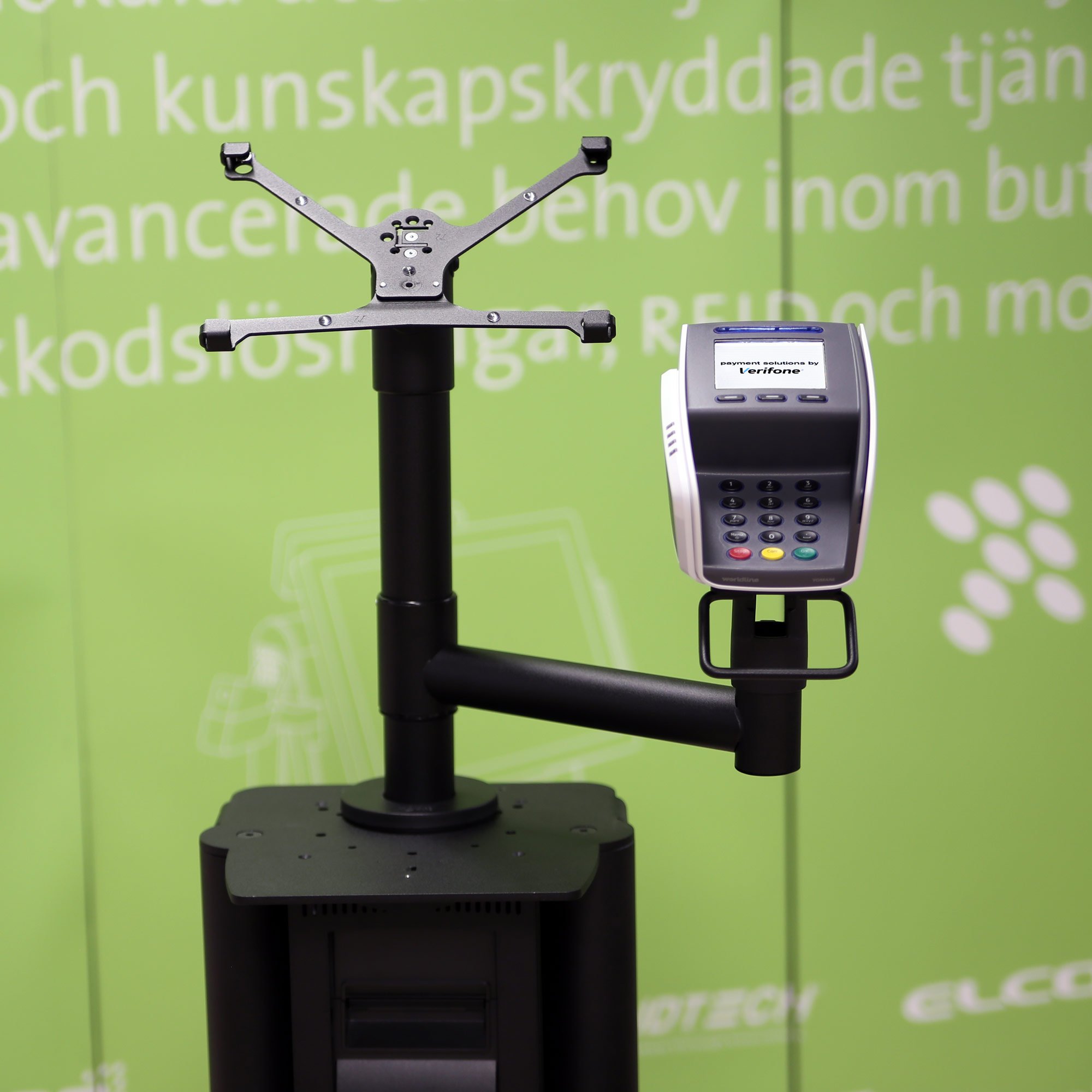 X-Frame på 350 mm bänkstolpe samt Yomani betalterminal