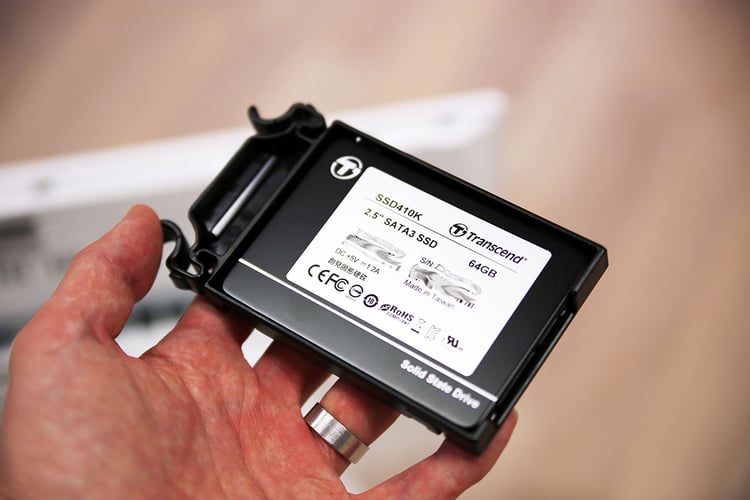 unboxing-greentouch-7-anslutningar-2-SSD-minne.jpg